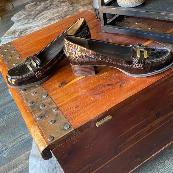 Bandolino Loafers - Picture 7 of 9